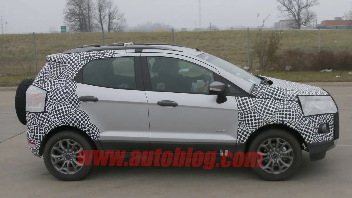 spied ecosport ford testing camouflage