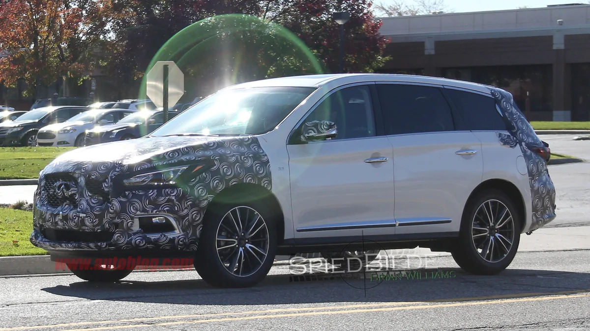 Infiniti QX60 spied side front 3/4