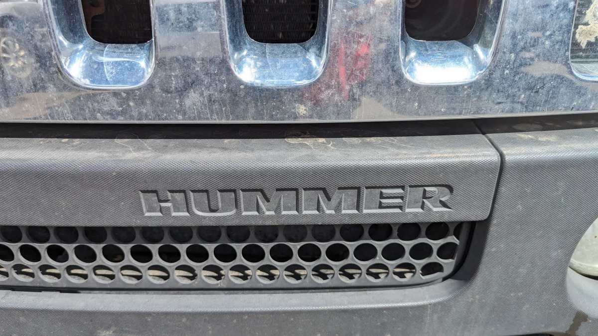 24 - 2006 Hummer H3 in Colorado junkyard - photo by Murilee Martin