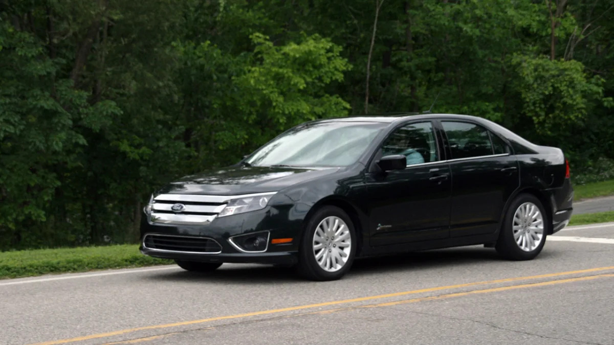 2010fordfusionhybrid_review011