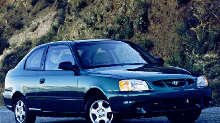 2001 Hyundai Accent L 2dr Hatchback