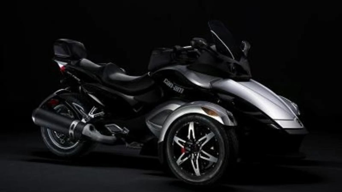 MotorcycleUSA rides the Can-Am Spyder and hosts a video.  Bonus: Car and Driver, Edmunds and AMA reviews.