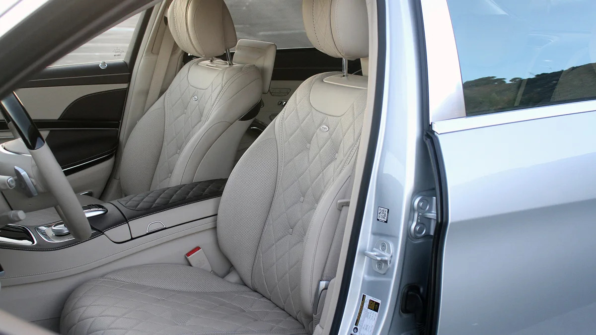 2016 Mercedes-Maybach S600 front seats