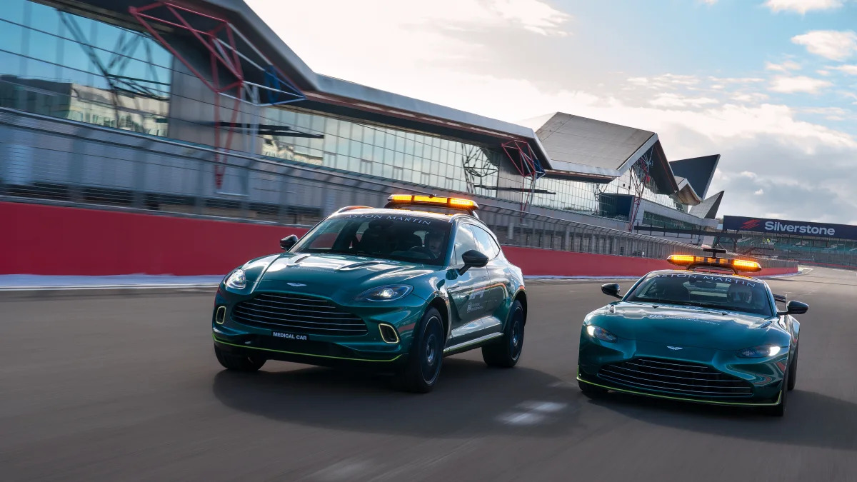 Aston Martin VantageDBXOfficial Safety and Medical cars of Formula One02