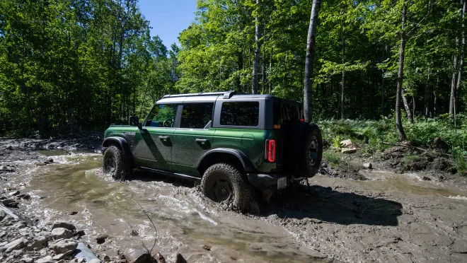 2022 Ford Bronco Everglades First Pictures and Features