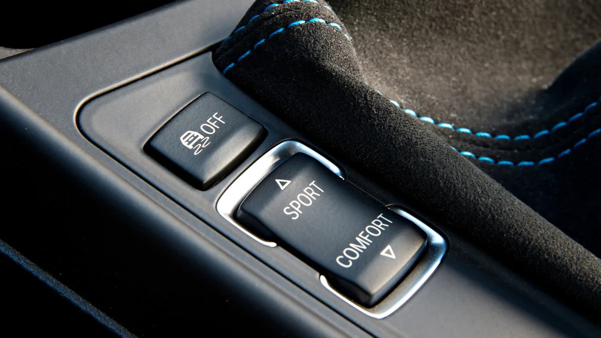 2016 BMW M2 drive mode controls