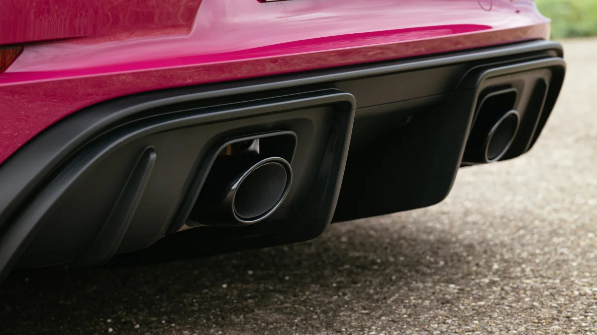 2024 Porsche 718 Spyder RS in Ruby Star Neo rear diffuser and exhaust