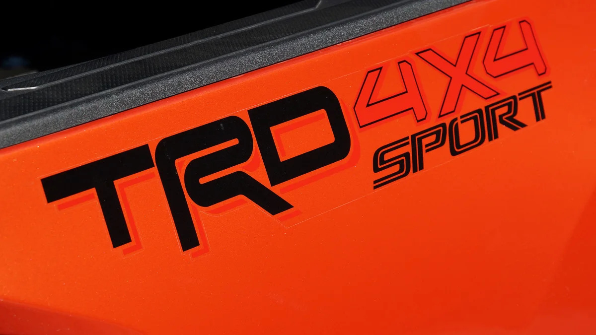 2016 Toyota Tacoma TRD Sport 4x4 graphics