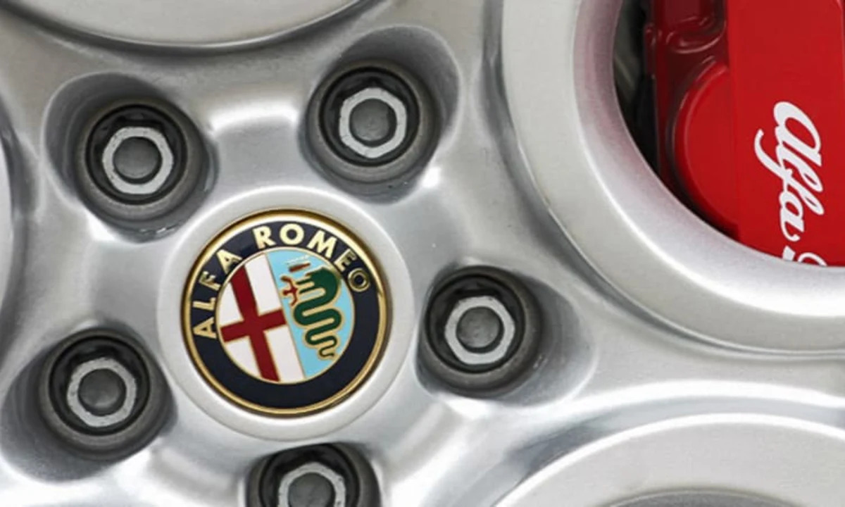 Alfa Romeo to launch eight new products by 2018, increase sales to 400K  units - Autoblog