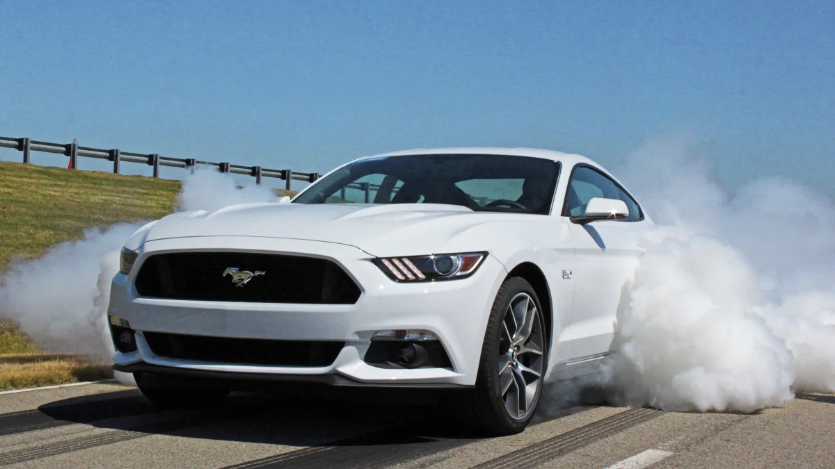 2015 Ford Mustang burnout