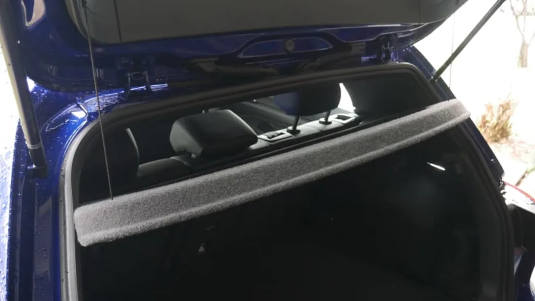 VW Golf R cargo cover
