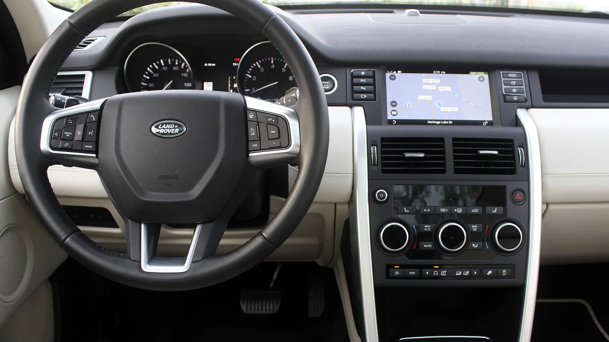 2015 Land Rover Discovery Sport interior