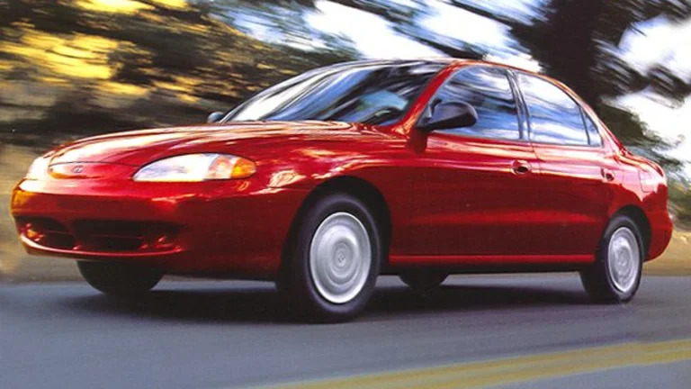 1999 Hyundai Elantra GL 4dr Sedan