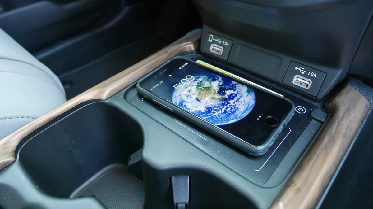 2020 Honda CR-V Interior Storage wireless charging