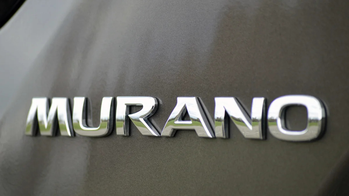 2015 Nissan Murano badge