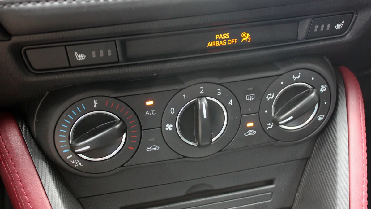 2016 Mazda CX-3 climate controls