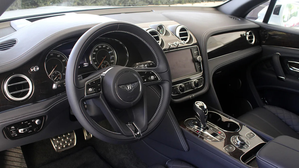 2016 Bentley Bentayga interior