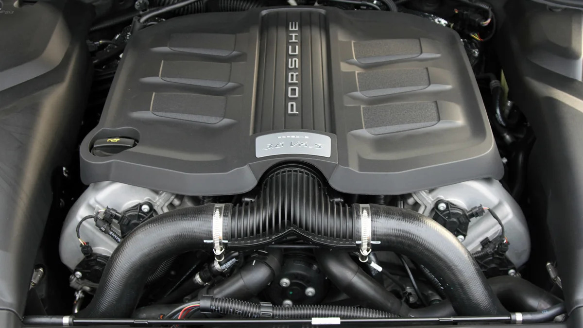 2015 Porsche Cayenne S engine