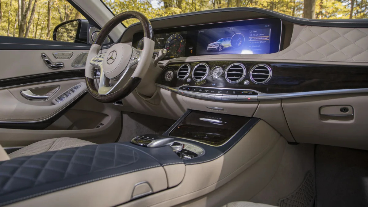 2018 Mercedes-Maybach S560 interior