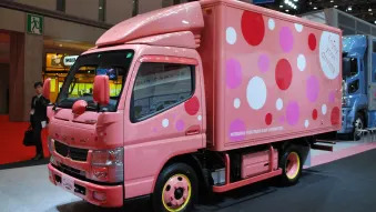 Mitsubishi-Fuso Canter in Pink: Tokyo 2013