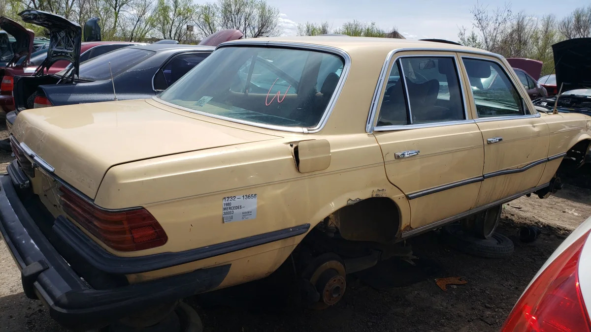 33 - 1980 Mercedes-Benz 300D in Colorado wrecking yard - photo by Murilee Martin