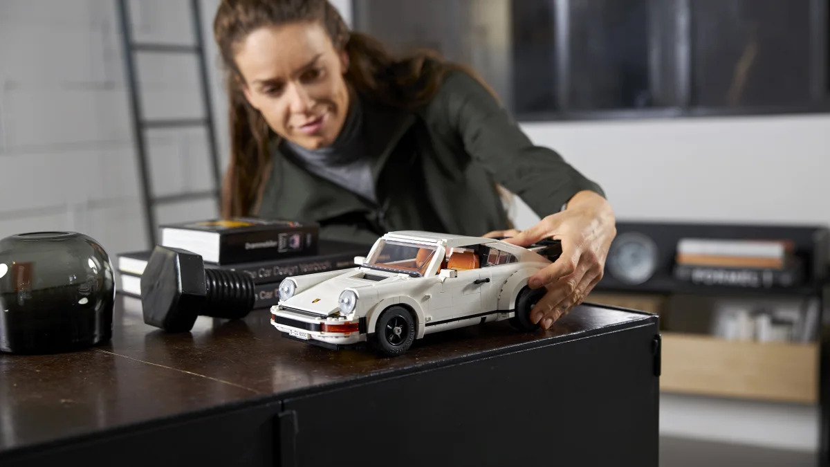 Lego's two-in-one Porsche 911 kit