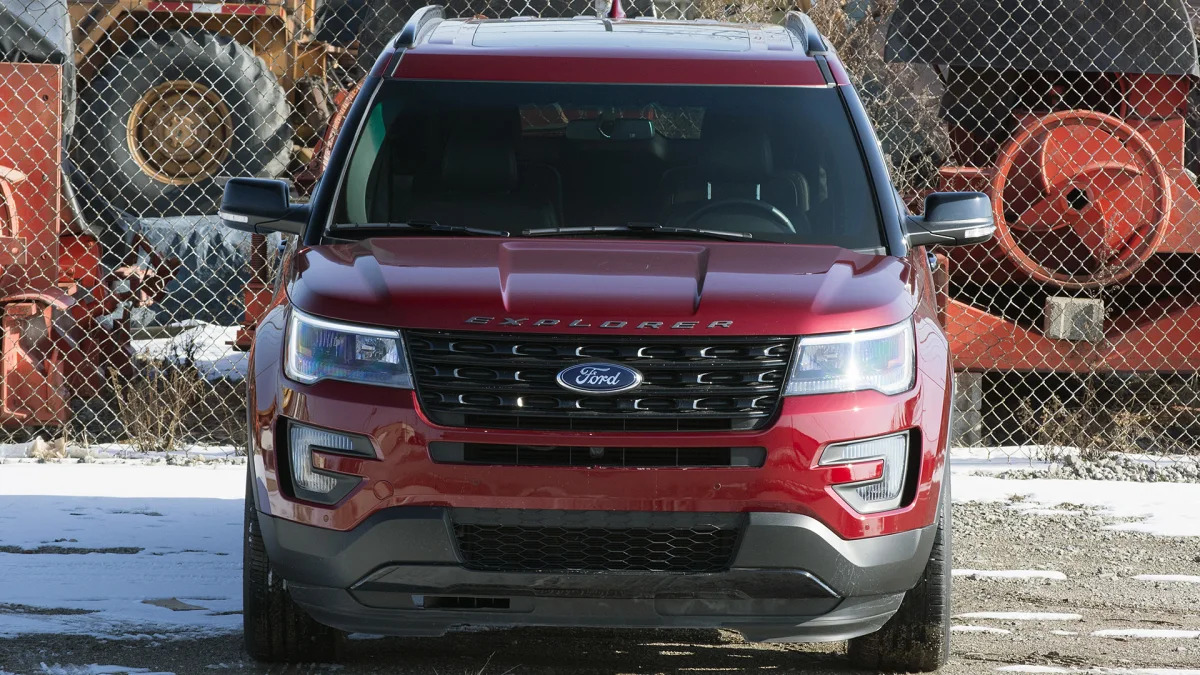 2016 Ford Explorer Sport front view
