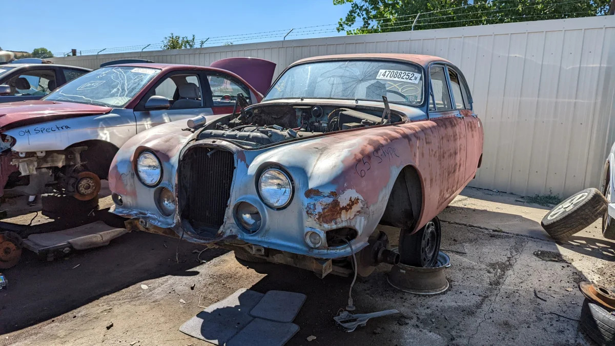 99 - 1965 Jaguar S-Type in Colorado junkyard - Photo by Murilee Martin