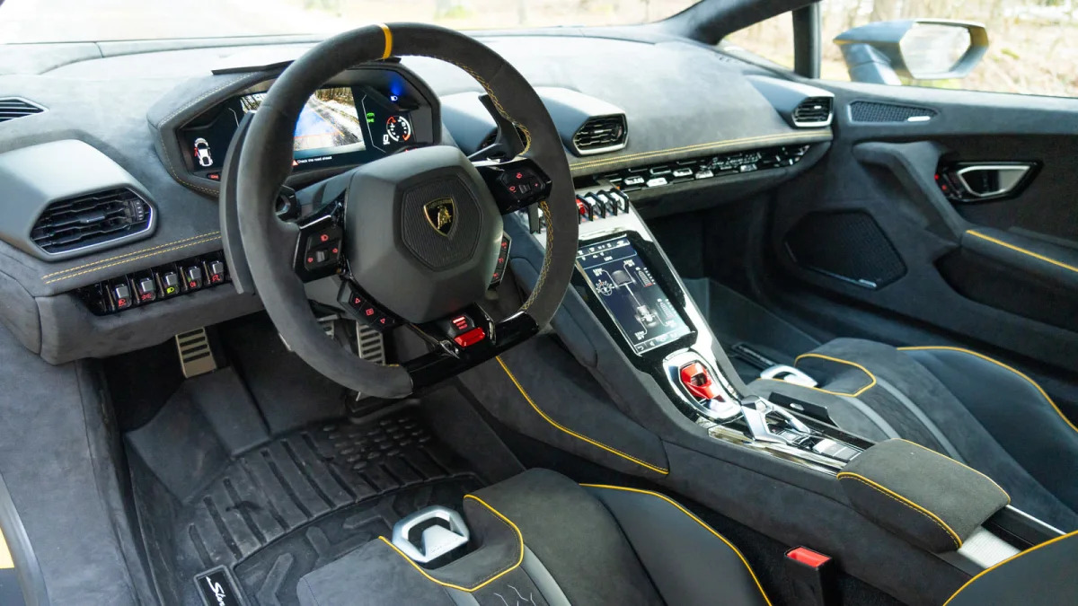 2024 Lamborghini Huracan Sterrato interior