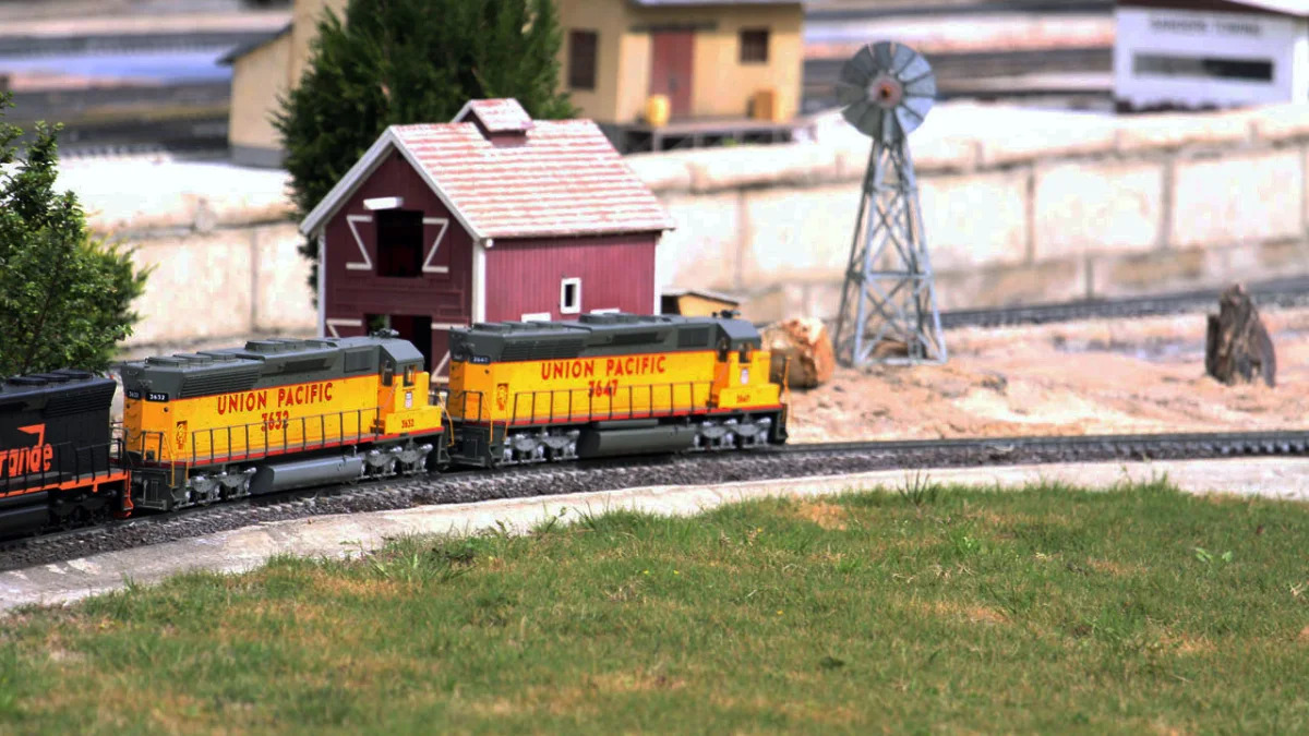 RCX 2011: Model Scale Train