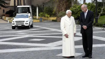 Dieter Zetsche Delivers New Popemobile