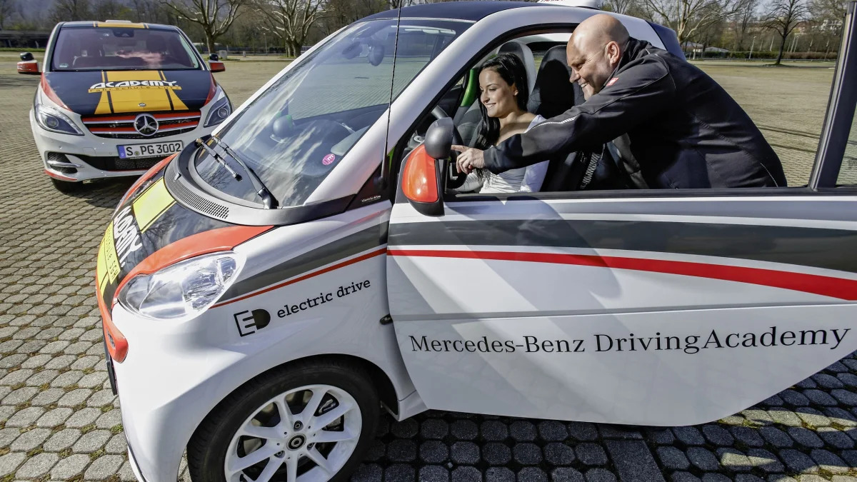 Smart fortwo electric drive driving academy