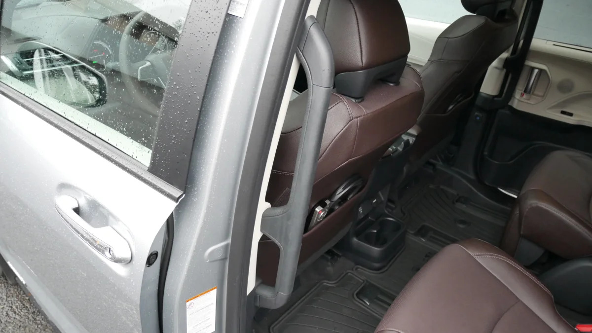 2021 Toyota Sienna interior second row grab handle