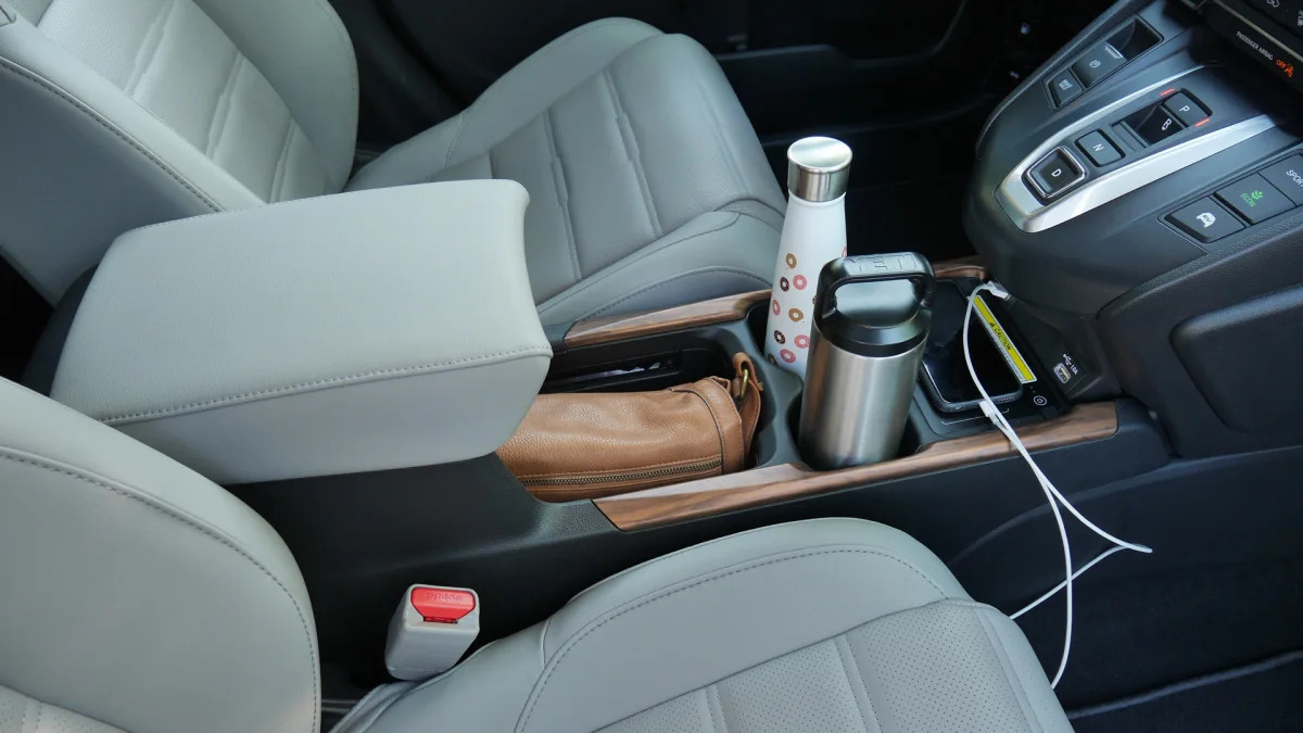 2020 Honda CR-V Interior Storage center console with items