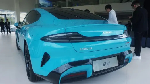 جدیدترین خودروی برقی چین یک خودروی «متصل» از شرکت سازنده گوشی‌های هوشمند و لوازم الکترونیکی شیائومی است