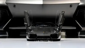 Lamborghini Aventador scale model by Robert Glpen