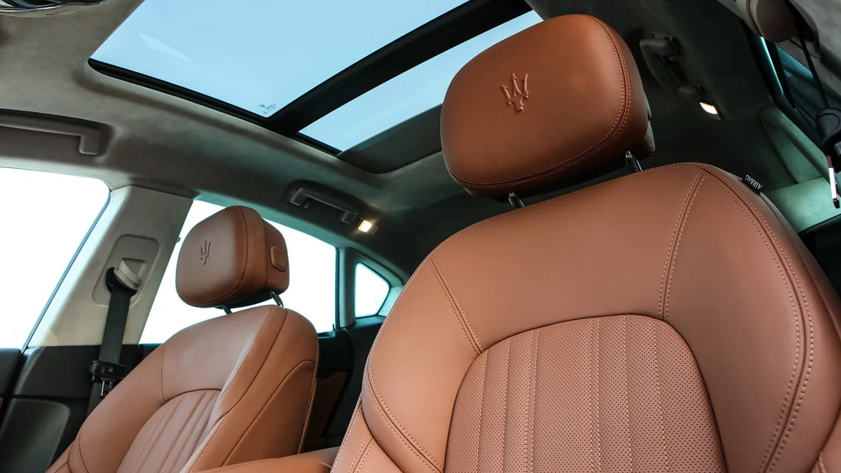 2017 Maserati Levante front seats