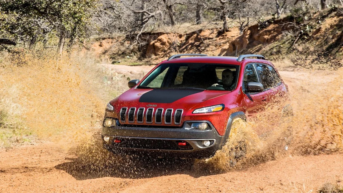 2015 Jeep Cherokee Trailhawk in red off road