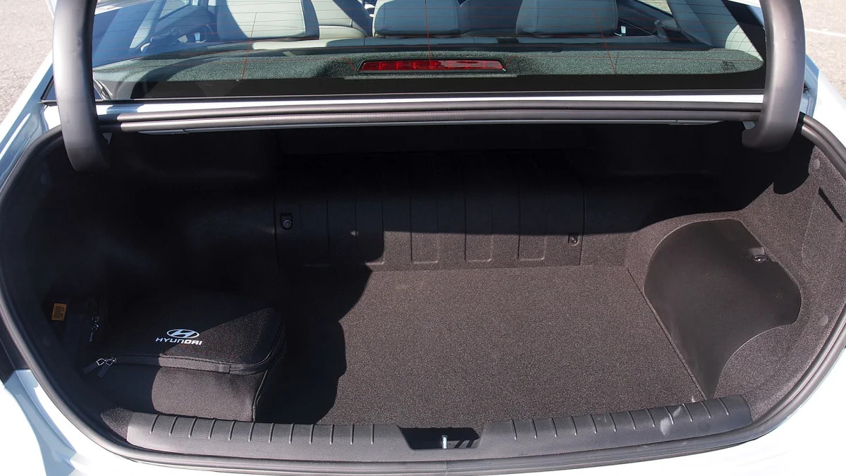 2016 Hyundai Sonata Plug-In Hybrid trunk