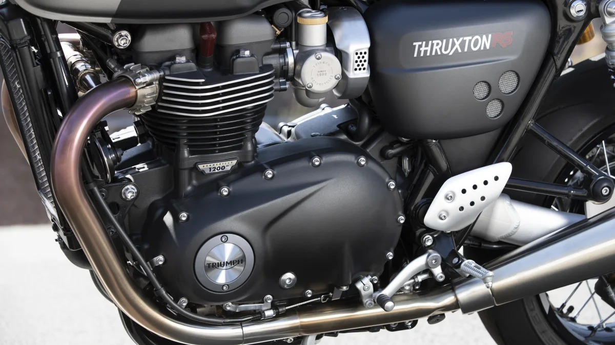 triumph-thruxton-rs-14
