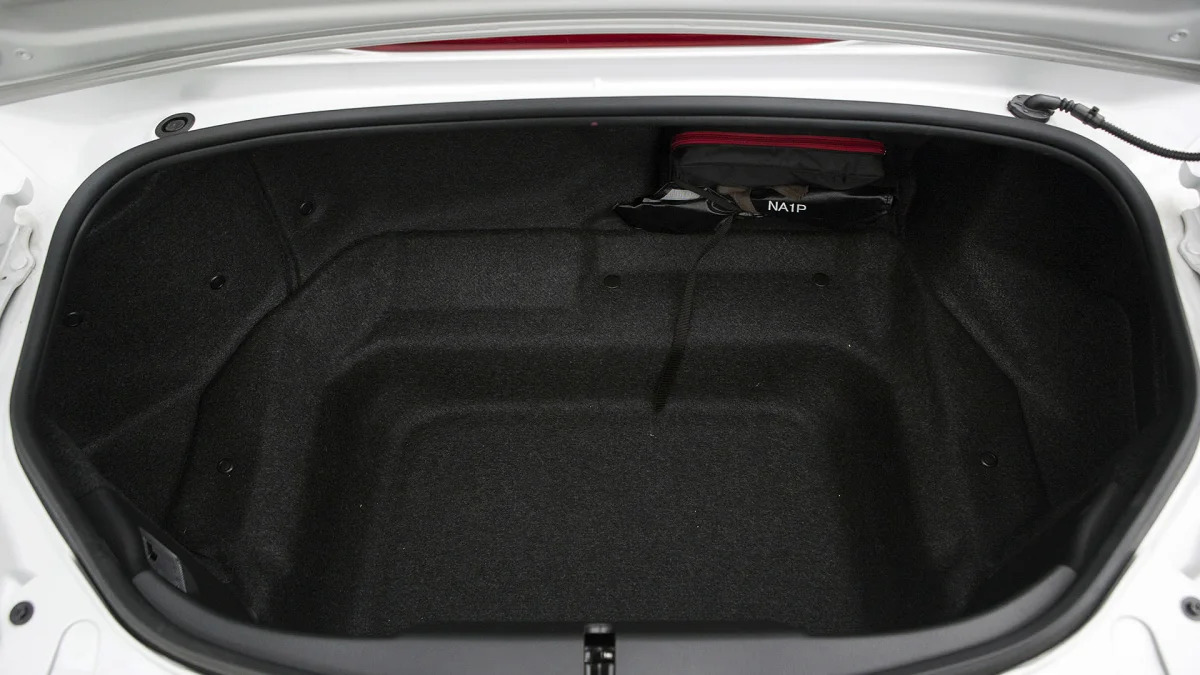2016 Mazda MX-5 Miata trunk