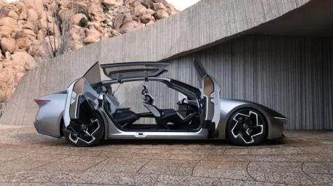 <h6><u>Chrysler Halcyon EV concept: Previewing a four-door future?</u></h6>