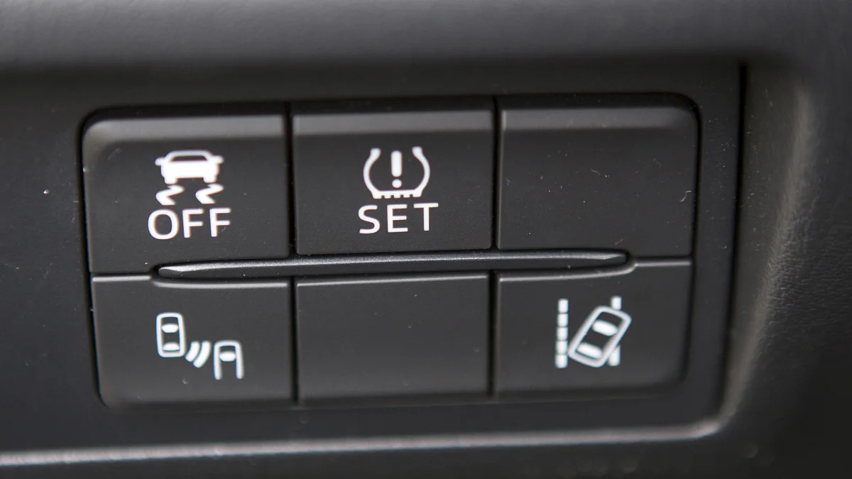 2016 Mazda MX-5 Miata drive mode controls