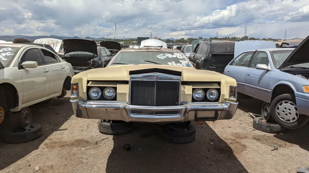 49 - 1972 Lincoln Mark IV in Colorado junkyard - Photo by Murilee Martin