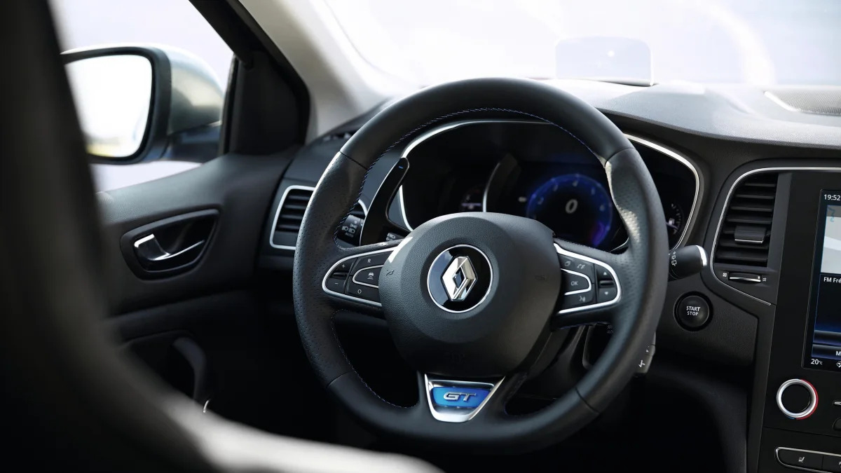 2016 Renault Megane GT dashboard steering wheel