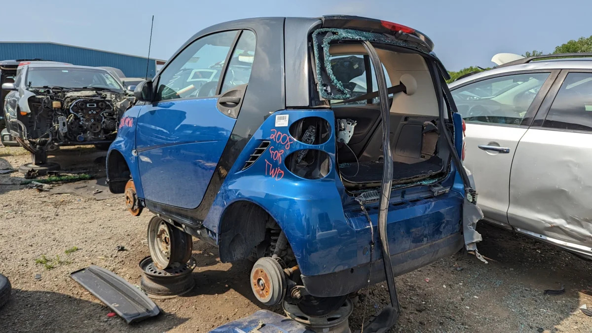 15 - 2008 Smart ForTwo in Oklahoma junkyard - photo by Murilee Martin