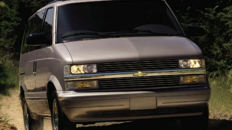 2001 Chevrolet Astro LS Rear-Wheel Drive Passenger Van