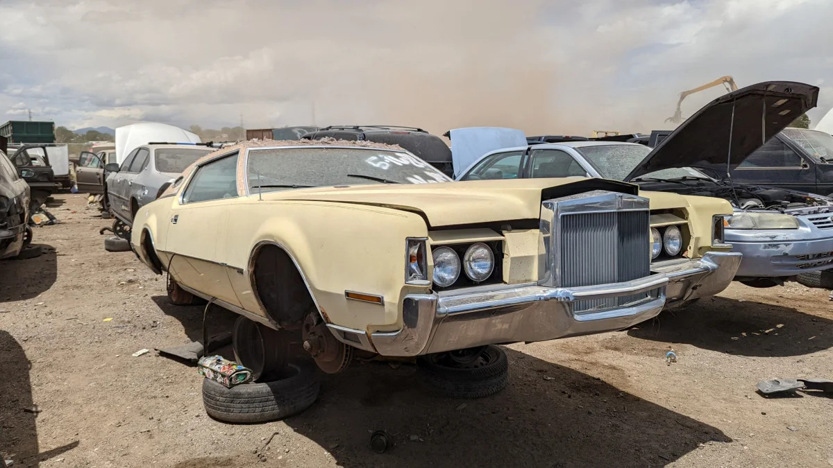 99 - 1972 Lincoln Mark IV in Colorado junkyard - Photo by Murilee Martin