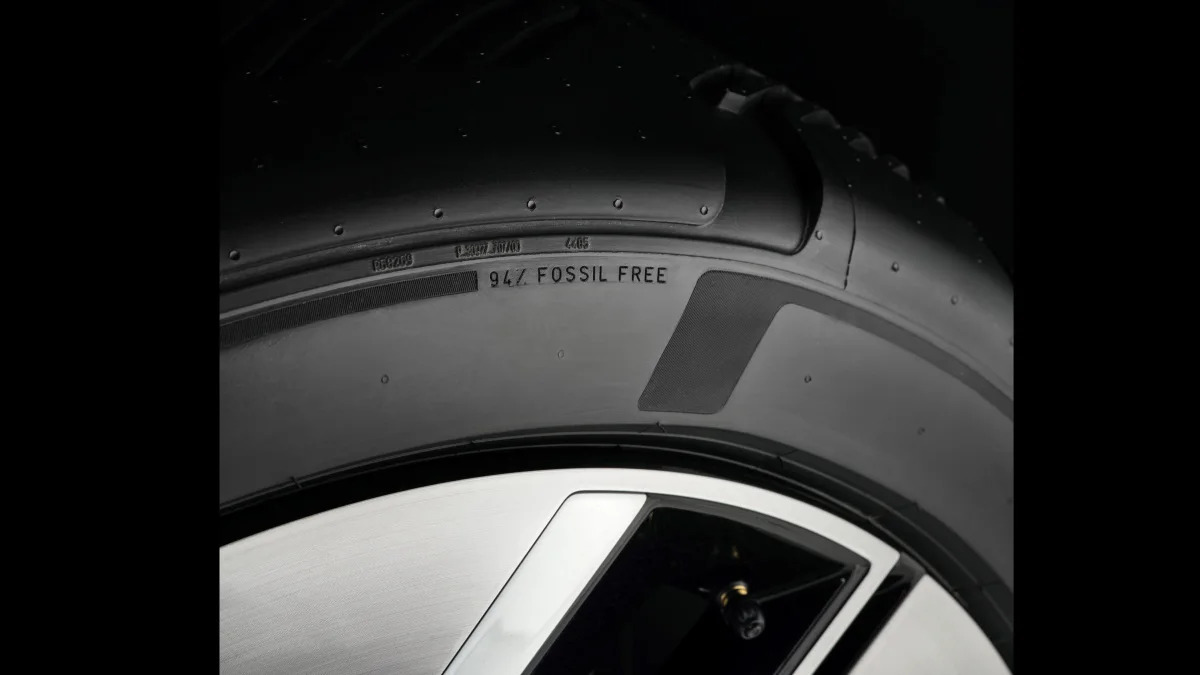 Volvo Concept Recharge, Exterior detail tyre