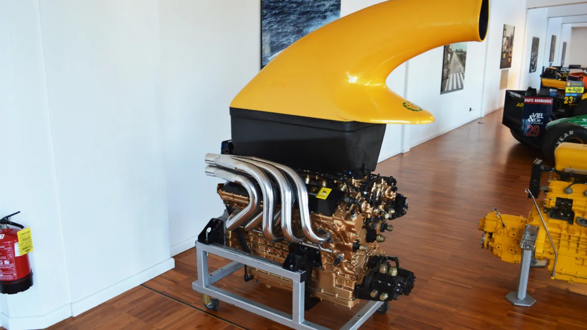 Lamborghini marine engine